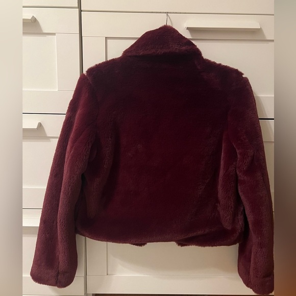 Express Cozy Faux Fur Coat - Picture 4 of 6